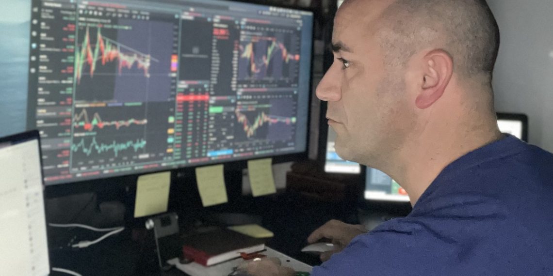 From Serving Marine Corps to Becoming a Lead Trader in Stock Market: The Inspirational Journey of Manuel Santiago