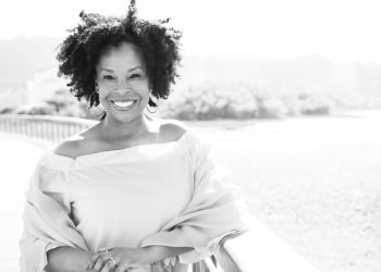 The Success Story of Coach Moni – Building Confidence Professionally with Smart Work